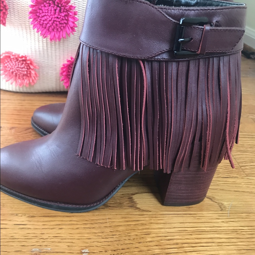 Fringe Aldo booties!